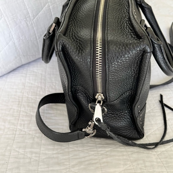 Elevate your style with a Rebecca Minkoff bag - Picture 5 of 10